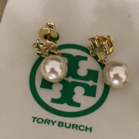 Elegant Tory Burch Logo Pearl Drop Earrings - Picture 2 of 5